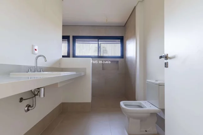 Imagem Casa em condomínio com 3 suítes.