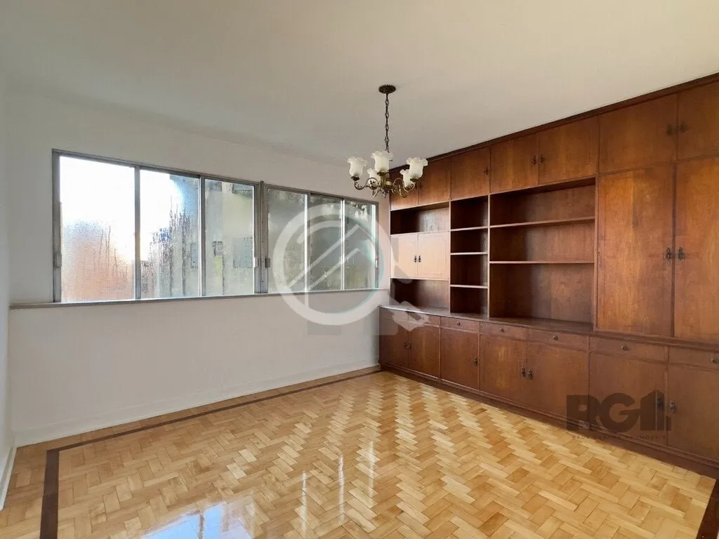 Imagem Apartamento de 170m², totalmente reformado, 3 dormitórios, sendo 1 suíte com sacada, sala de esta...