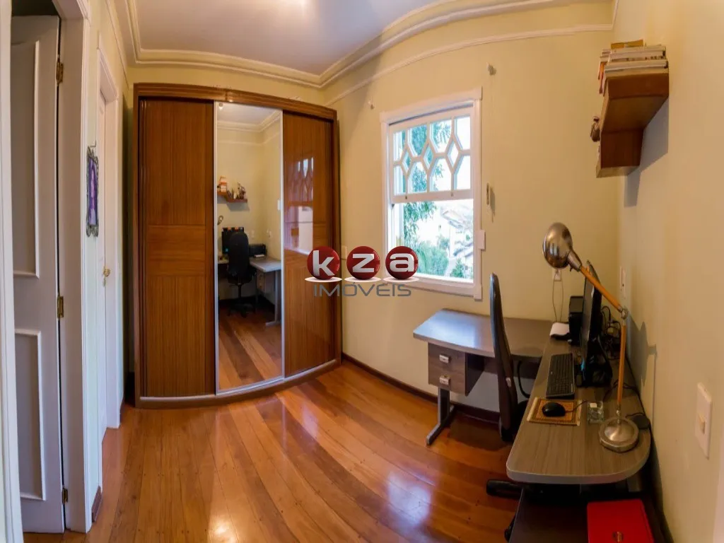 Imagem Espetacular casa de alto padrão em condomínio na Vila Embaré, Valinhos-SP: 5 quartos, 5 suítes, 3 salas, 7 banheiros, 9 vagas, 630m². Venha conferir!