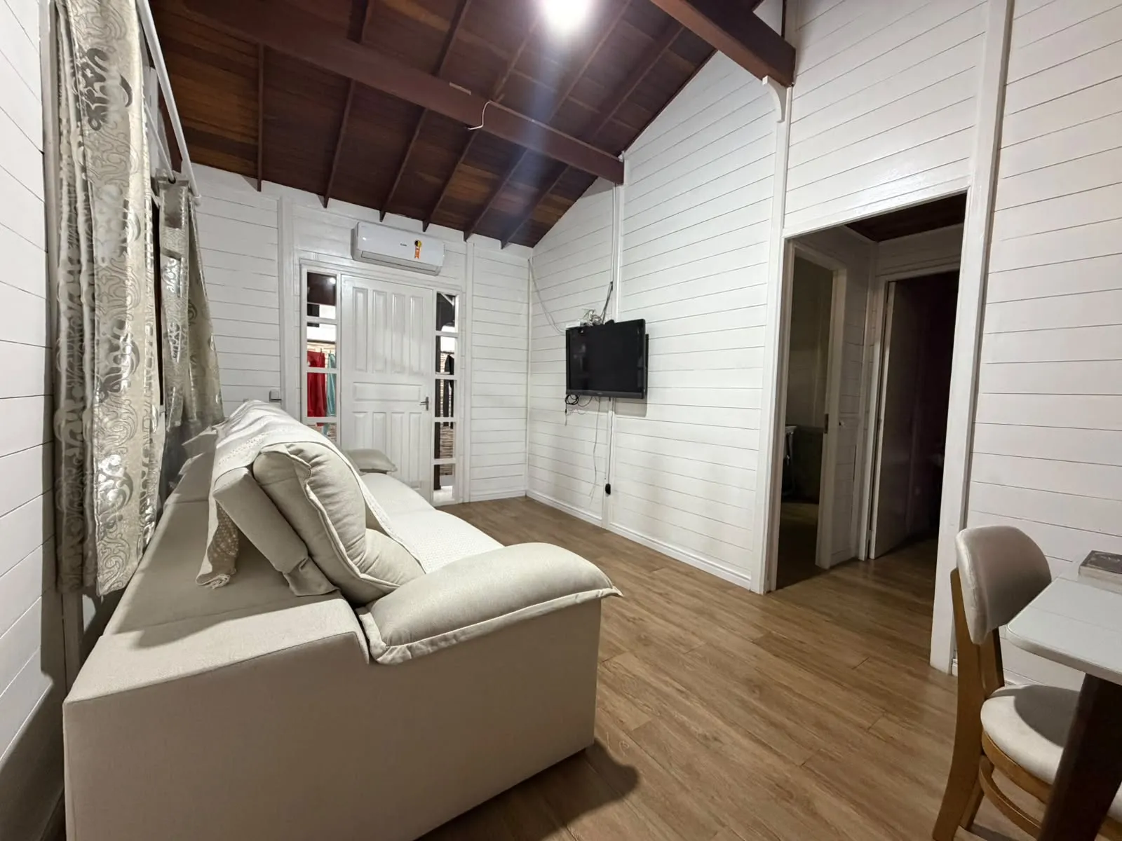 Imagem Casa à venda com 144m2 por R$ 650.000,00