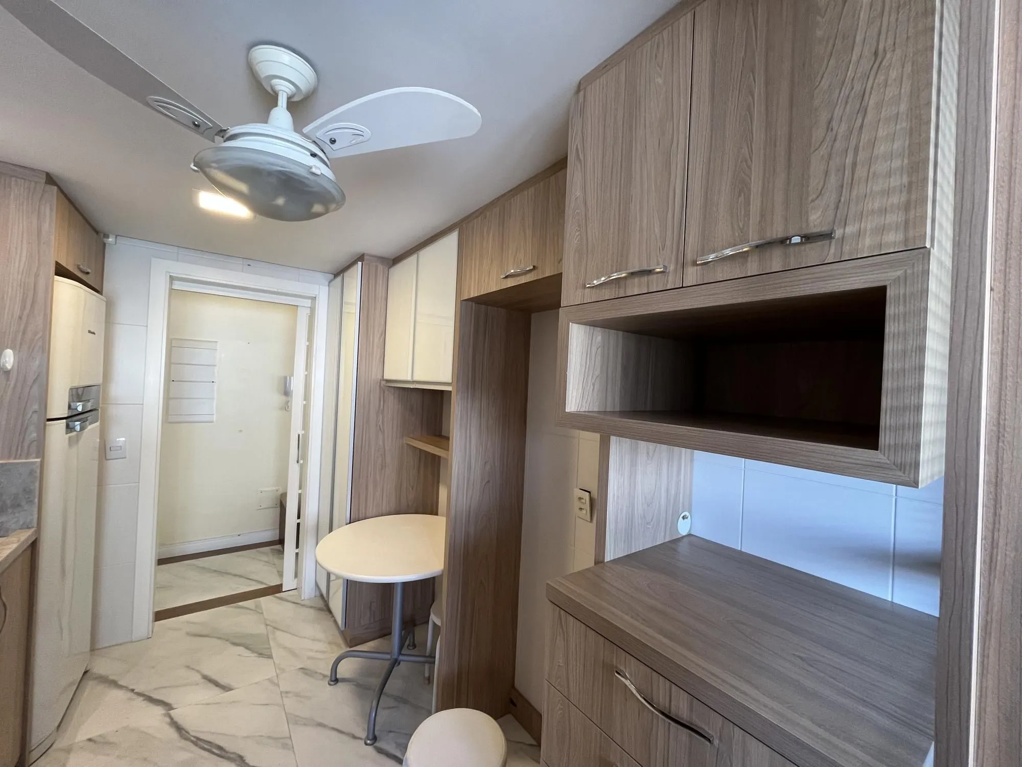 Imagem Apartamento de 3 quartos, suíte e 3 vagas de garagem no bairro Auxiliadora POA