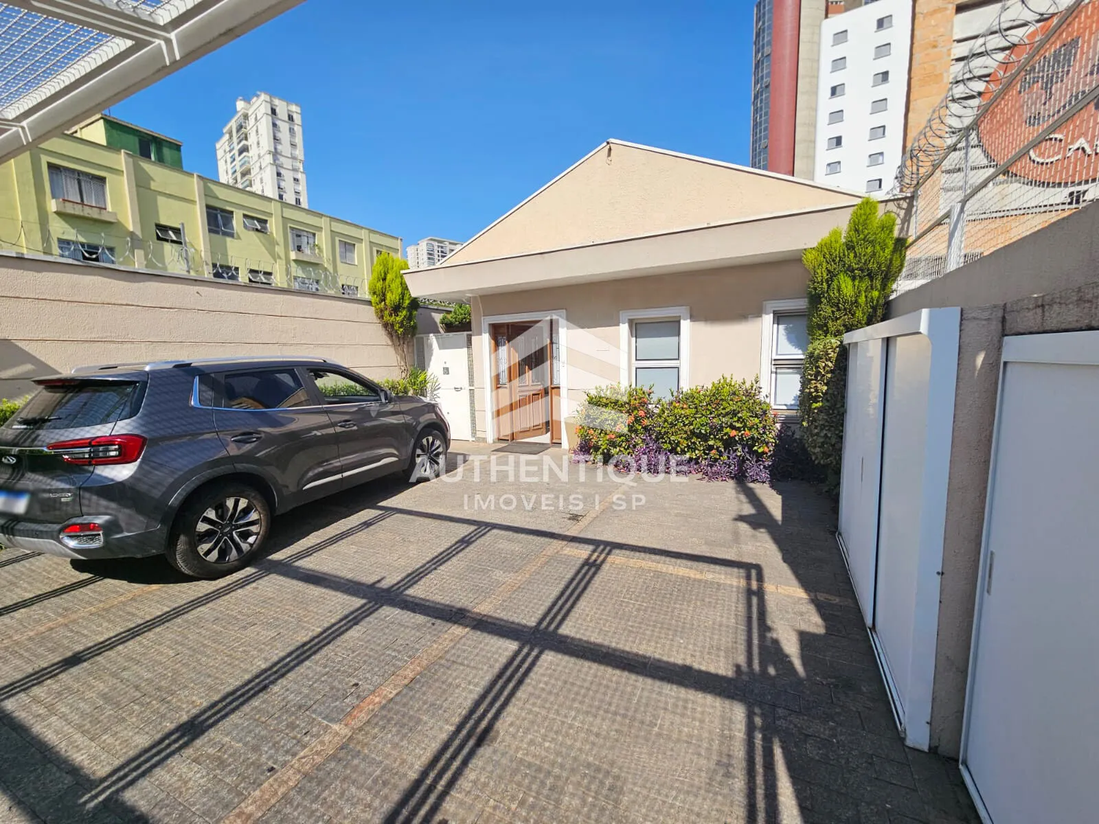 Foto do imóvel Casa Comercial I Excelente oportunidade para montar clínica, laboratório, pet, estética ou investir em Rua Doutor Eduardo Monteiro