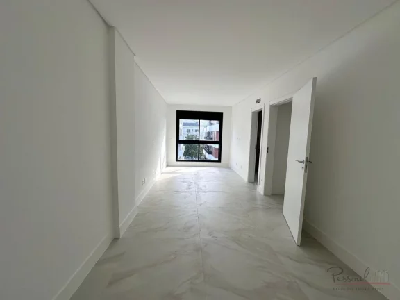 Imagem Apartamento a 100 metros da praia a venda em Jurerê, Florianópolis/SC São 3 quartos, sendo 1 suí...