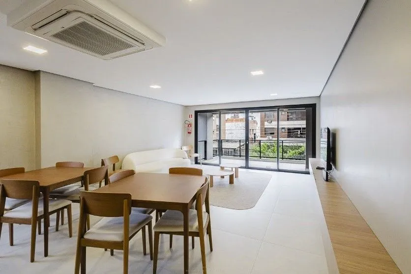 Excelente Apartamento semimobiliado de 71 m² privativos no Bairro Petrópolis.