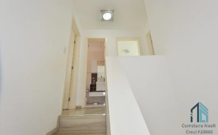 Imagem Sobrado lindo, Semi mobiliado, 03 quartos c/suíte, área gourmet, no Xaxim em Curitiba - PR