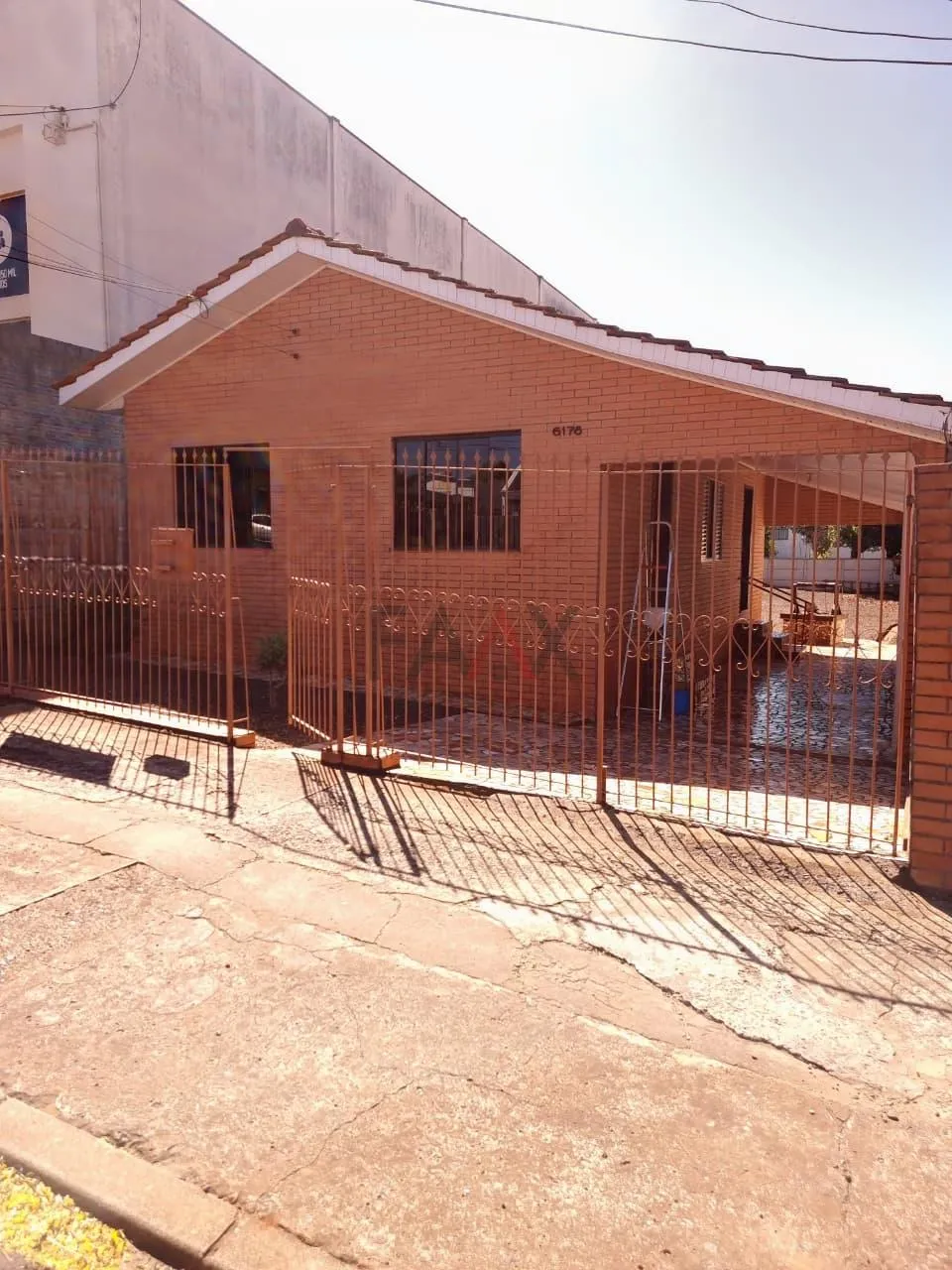 Foto do imóvel Casa à venda com potencial de investimento, na XV DE NOVEMBRO, GUARAPUAVA - PR