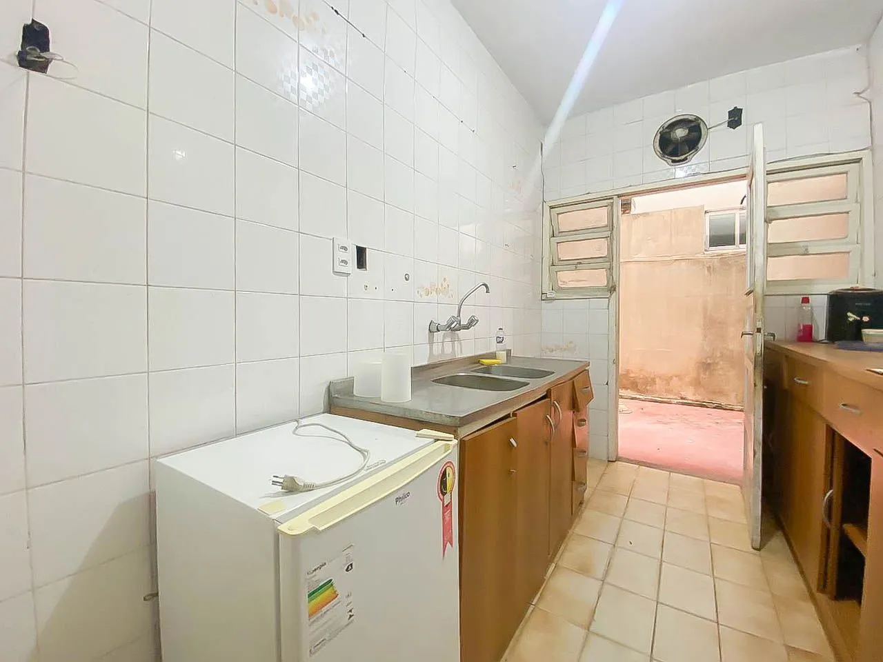 Imagem Apartamento 2 Dormitórios com Vaga Coberta no Menino Deus - Av. Ganzo, de Frente