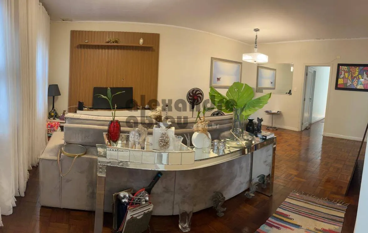 Imagem Casa com com 4 dormitórios próximo ao parque Ibiraquera.