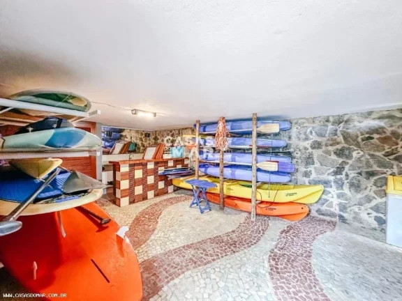 Imagem Magnífica Casa à Venda em Armação dos Búzios-RJ, Bairro Ferradura: 7 Quartos, 6 Suítes, 7 Banheiros, 2 Vagas, 540m²!