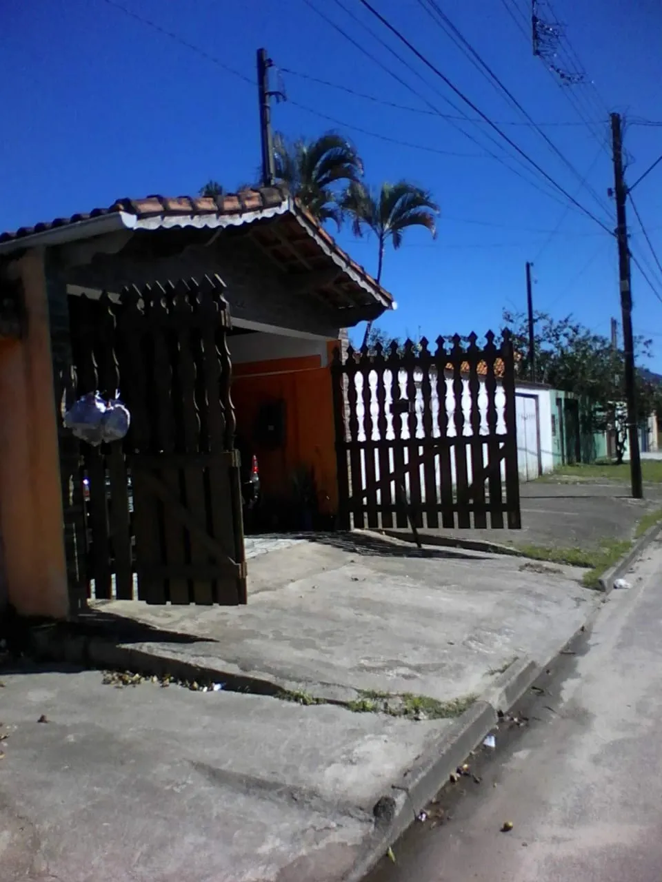 Imagem TROCO CASA EM MONGÁGUA POR APARTAMENTO EM SÃO PAULO!