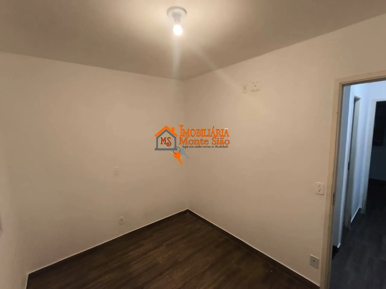 Imagem Sobrado com 2 dormitórios para alugar, 54 m² por R$ 2.614,00/mês - Água Chata - Guarulhos/SP