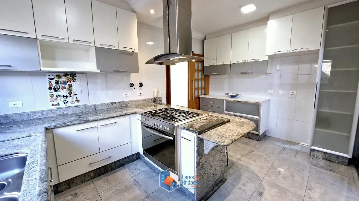 Imagem Sobrado para venda em Vila Maria com 3 quartos, sendo 1 suíte, 223m²