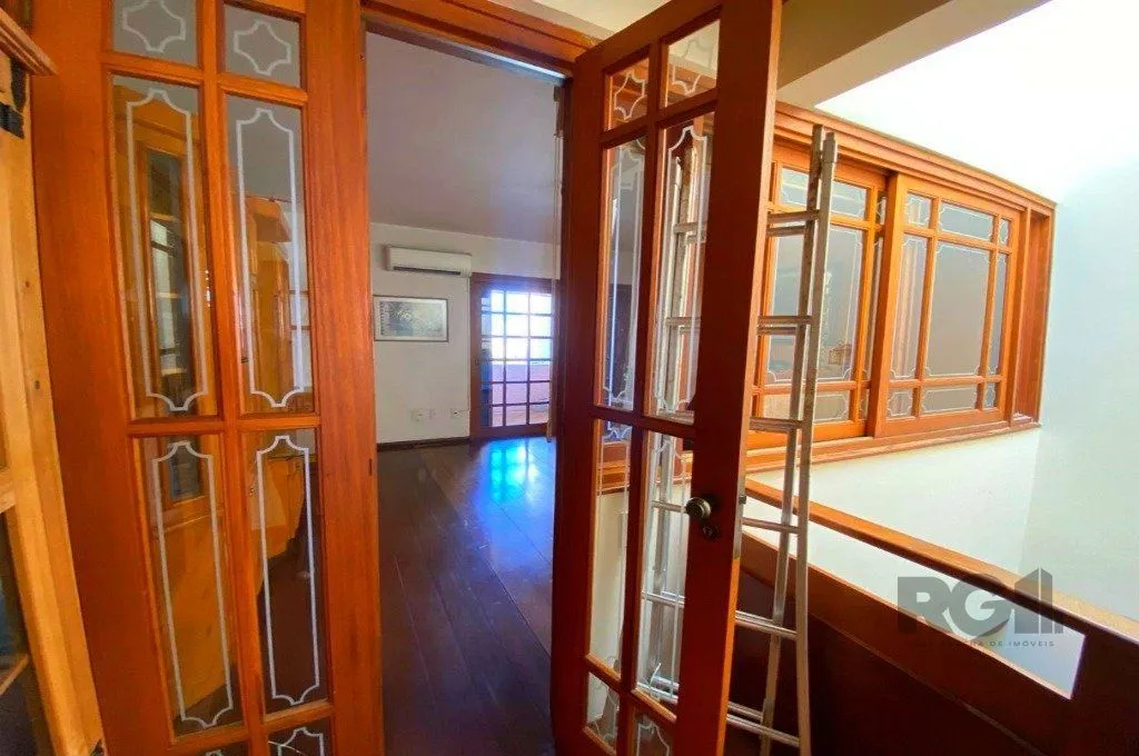 Imagem CASA - 4 dorms. - 3 vagas - 254,79 m² - SANTA TEREZA