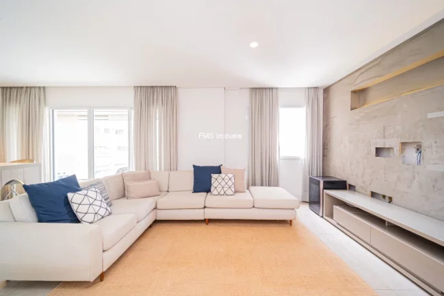 Imagem Venda de Apartamento de Luxo na Vila Olímpia com 2 Suítes, 1 Sala, 3 Vagas e 130m².
