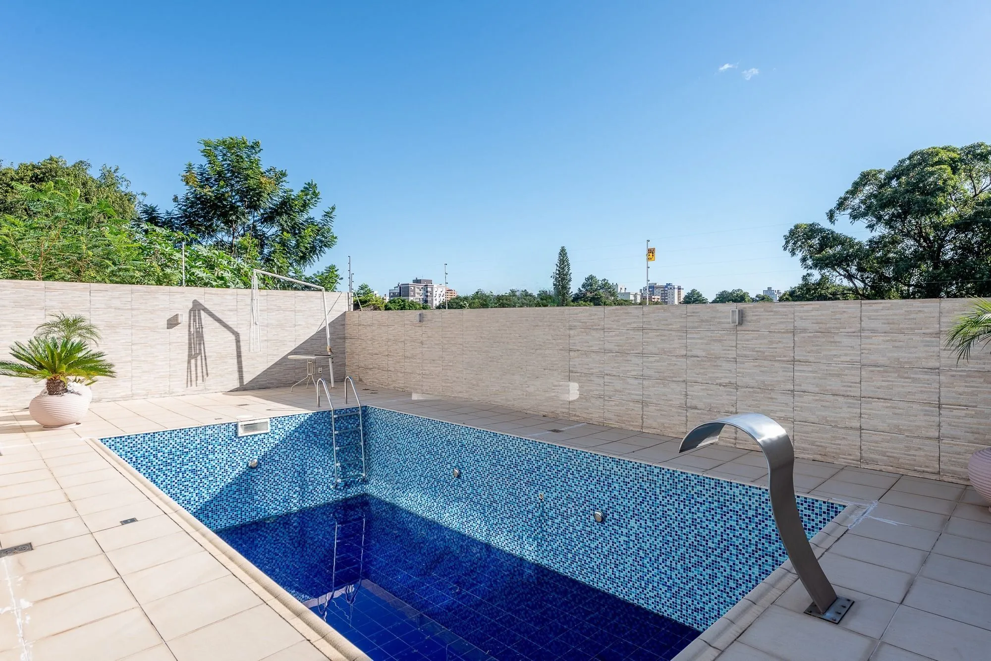 Imagem Casa 4 Dormitórios, Suíte Master, Piscina e espaço Gourmet no Jardim Planalto