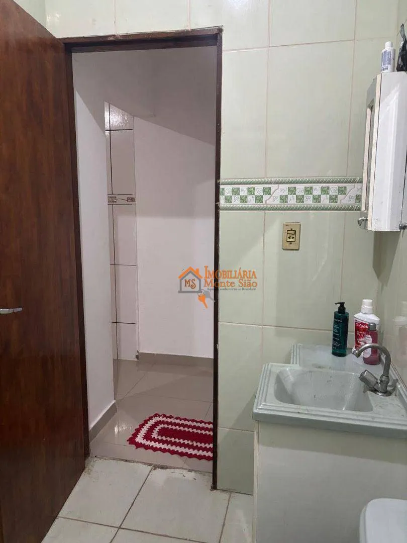 Imagem Sobrado com 4 dormitórios à venda, 166 m² por R$ 650.000,00 - Cidade Soberana - Guarulhos/SP