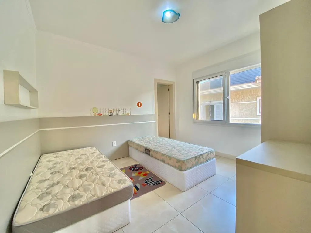 Imagem Casa em Condominio 5 Dormitórios - Bairro Zona Nova