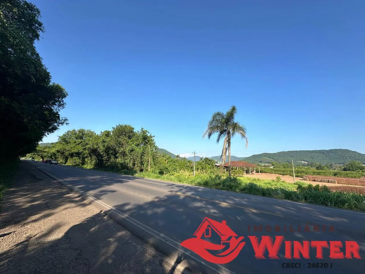 Imagem Área com 3.944 m2 frente para RS 452.