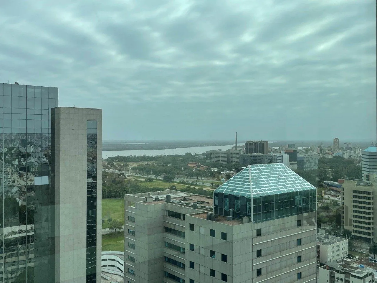 Imagem APARTAMENTO DE 38M² COM 1 DORMITÓRIO E 1 VAGA - BAIRRO PRAIA DE BELAS