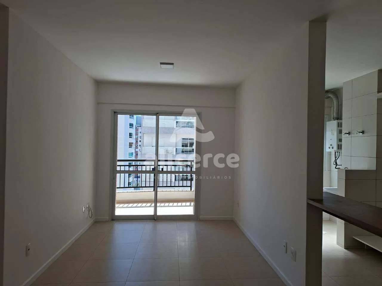 Imagem Apartamento à venda com 02 dormitórios sendo 01 suíte com 74 m² no bairro Kobrasol - São José - SC.