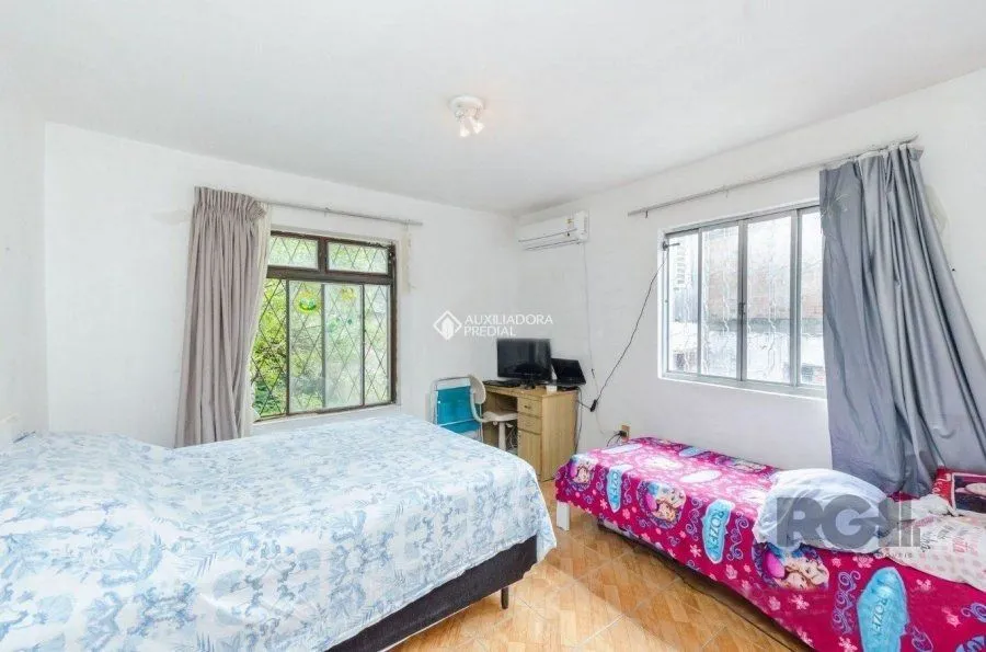 Imagem casa - 4 dorm - 3 vagas - 280 m² - Teresópolis
