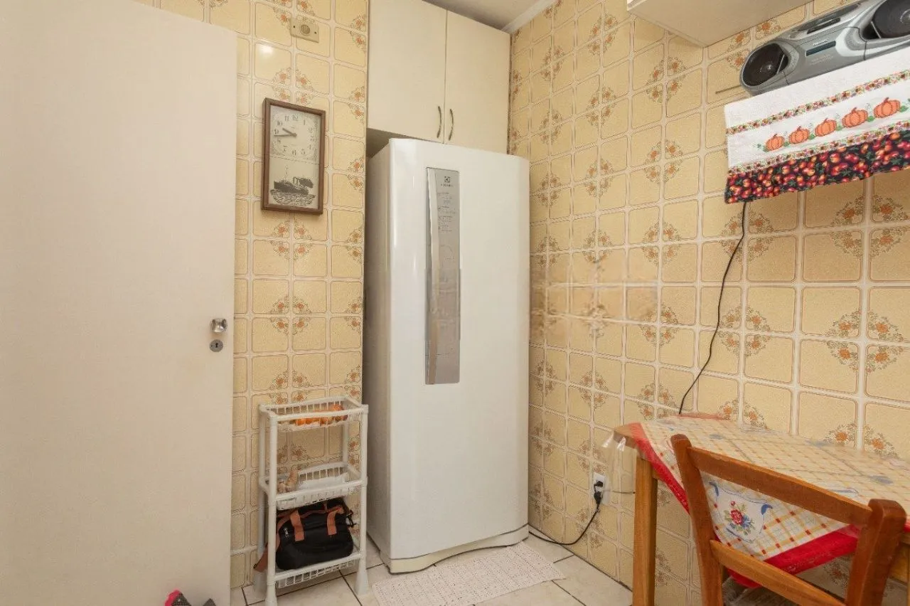 Imagem Amplo Apartamento de 3 Dormitórios com Churrasqueira no Bairro Floresta