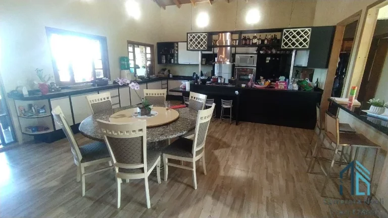Imagem Chácara/Pousada a venda, 03 casas, 07 quartos, em ótima localização em São José dos Pinhais PR