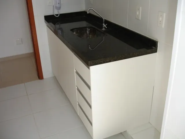 Imagem Apartamento com Sacada no Edifício Viena em Localização Privilegiada de Sorocaba