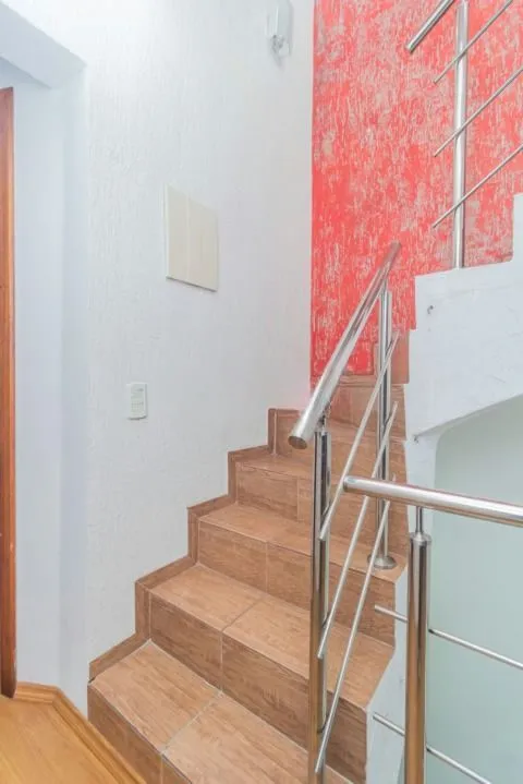 Imagem Encantadora casa com 175m², 03 dormitórios, Rua Paul Harris, Jardim Planato
