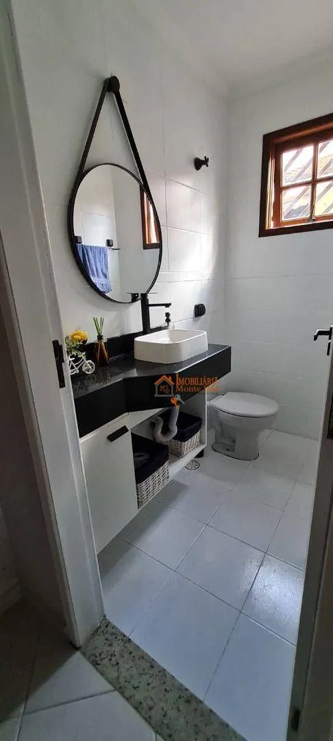 Imagem Sobrado com 3 dormitórios à venda, 192 m² por R$ 848.000,00 - Jardim Vila Galvão - Guarulhos/SP