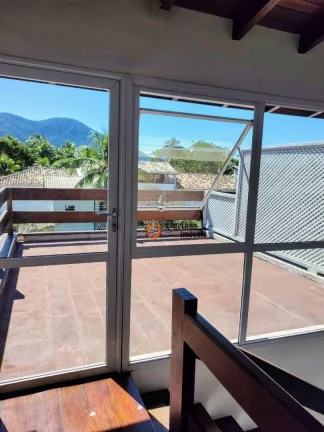 Imagem Sobrado com 3 dormitórios à venda, 158 m² por R$ 1.200.000 - Praia do Arrastão - São Sebastião/SP