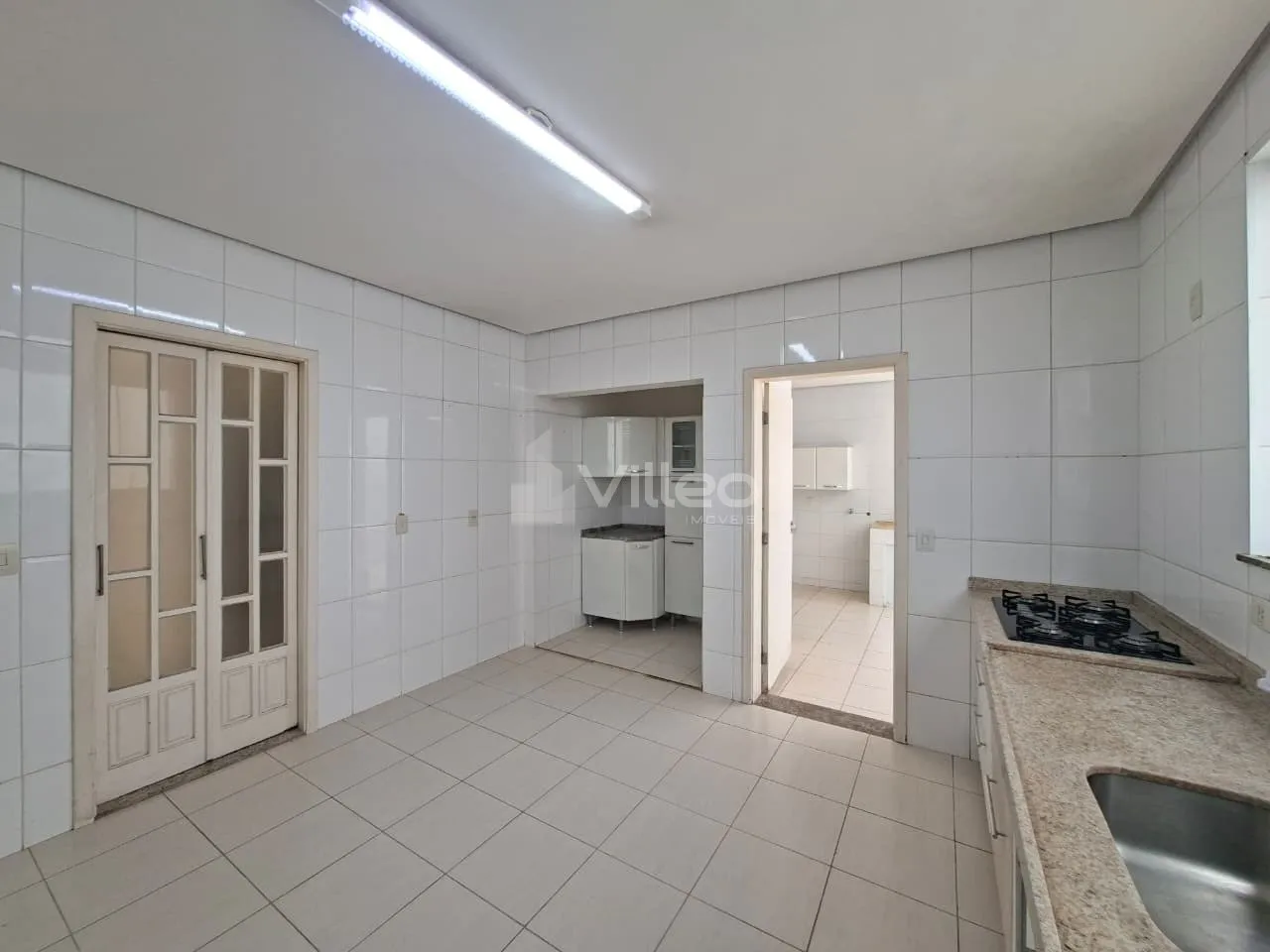 Imagem Venha conhecer e se encantar por essa confortável casa num dos condomínios mais tradicionais de So...