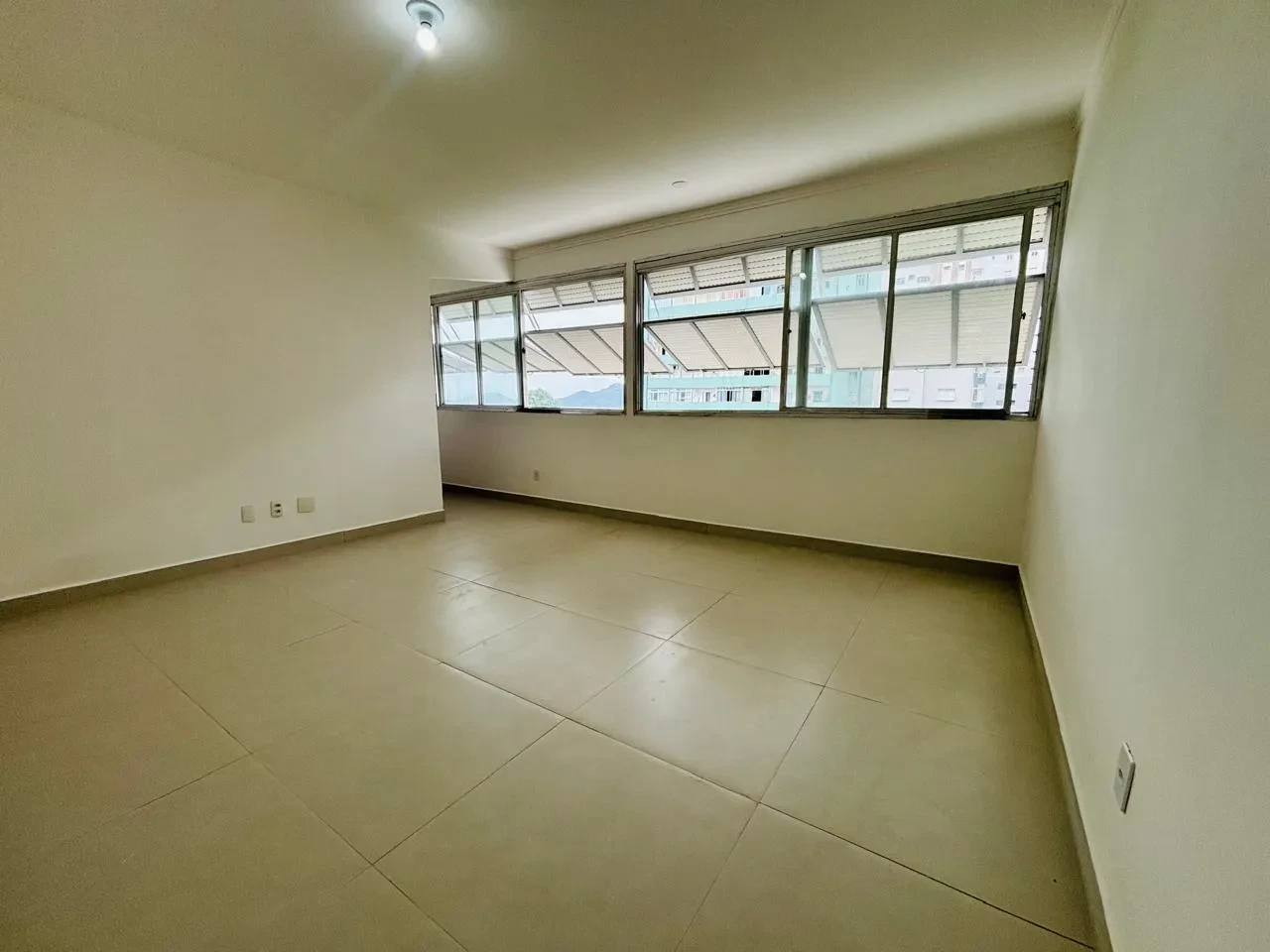 Imagem Apartamento com 2 Quartos à Venda, 85 m² em José Menino - Santos