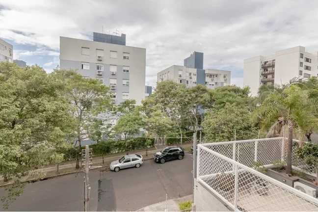 Imagem Casa para venda no bairro Chácara das Pedras em Porto Alegre