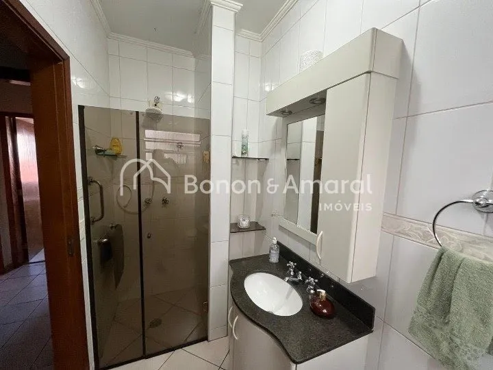 Imagem Casa assobradada à venda com 4 quartos no Jardim Nova Europa, Campinas