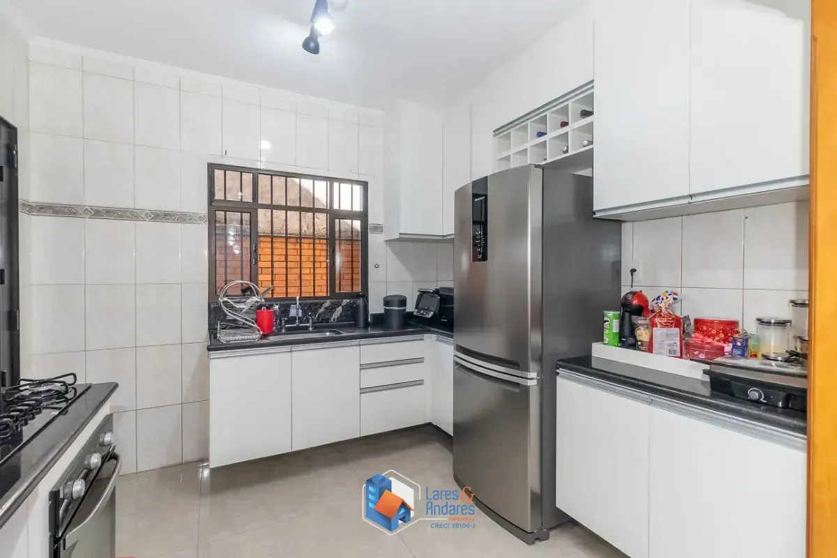 Imagem Sobrado para venda em Vila Amália (Zona Norte) com 3 quartos, sendo 1 suíte, 130m²