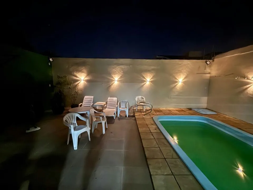 Imagem Casa de 3 dormitórios à venda no Bairro Rubem Berta - Porto Alegre