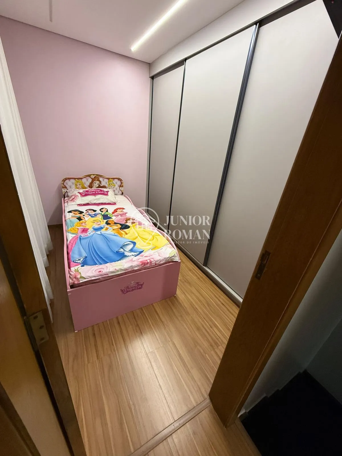 Imagem LINDO SOBRADO MOBILIADO 2 DORM l CAMPESTRE - STO ANDRE