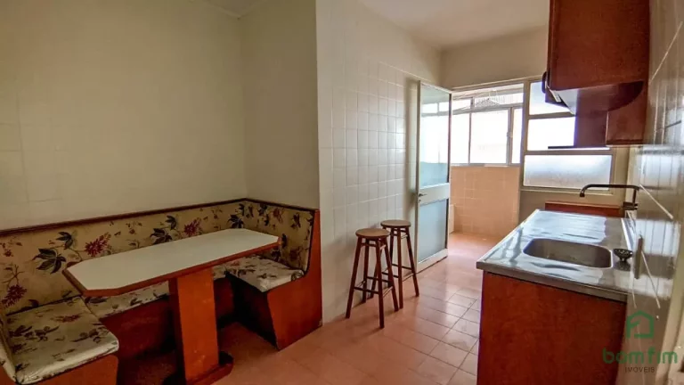 Imagem Apto para Venda, 2 dorm. c/ garagem, no Rio Branco, Porto Alegre/RS.