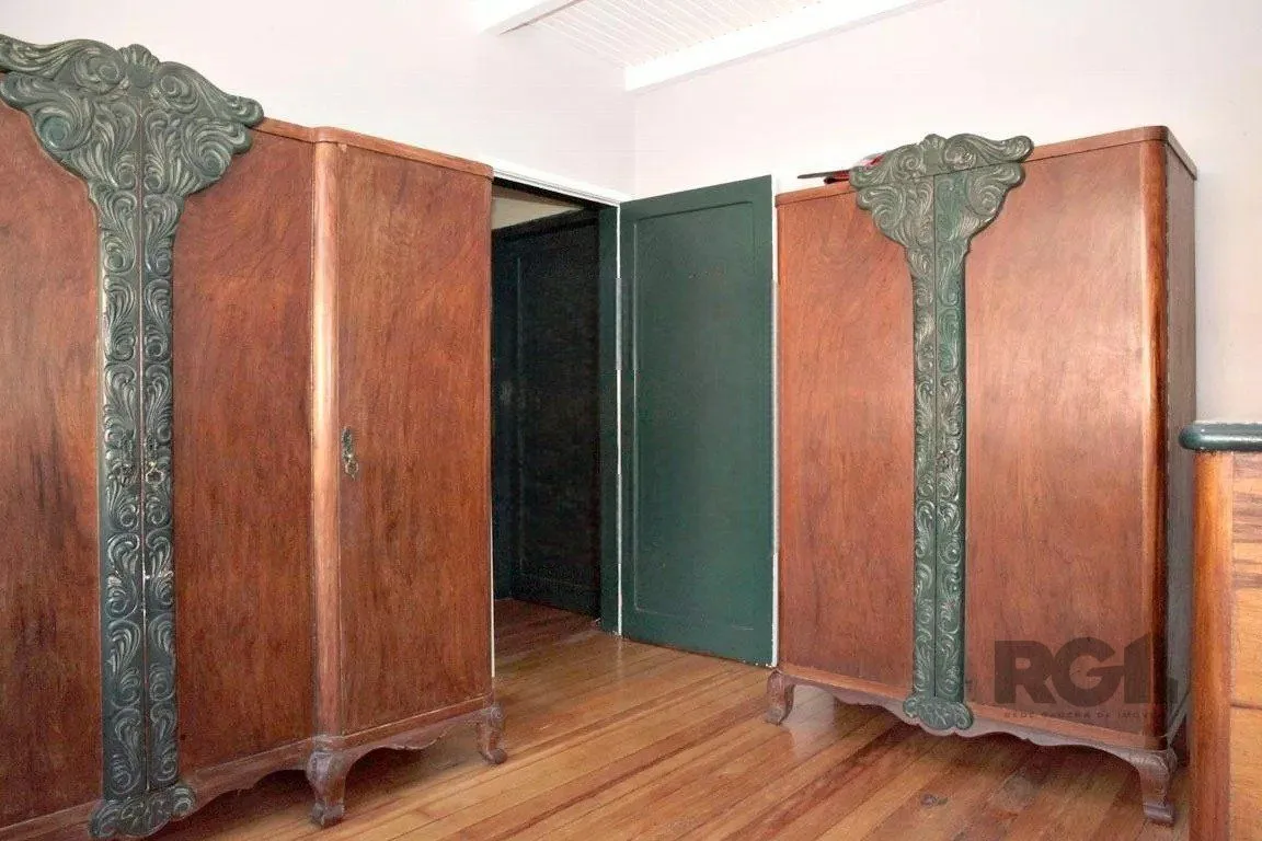 Imagem Casa 04 dormitórios, 01suíte, locação,234m² privativos, Petrópolis/Porto Alegre