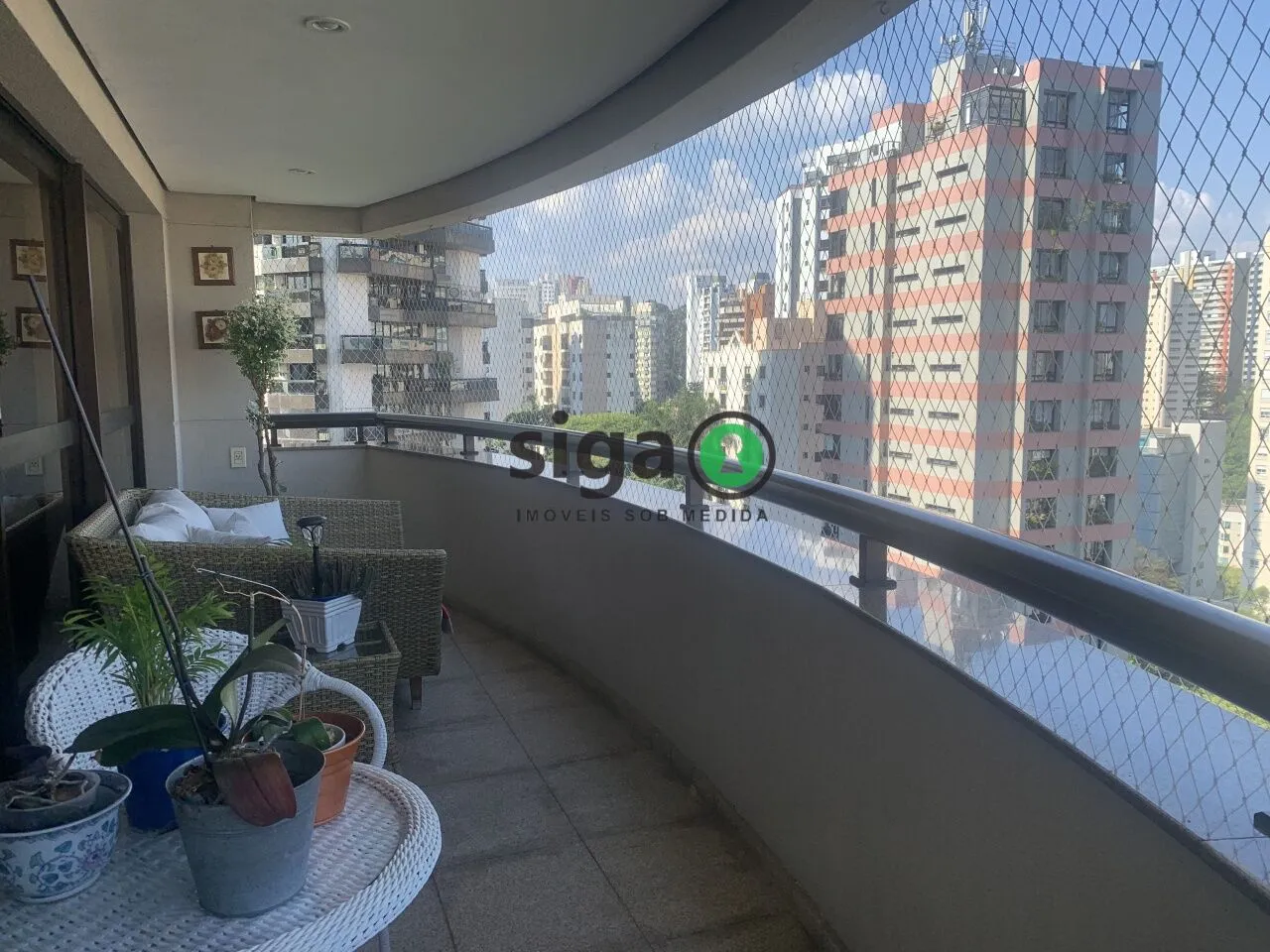 Imagem VENDE na Vila Andrade (Região do Morumbi) Apartamento com 4 Suítes, 4 vagas Fixas + Depósito