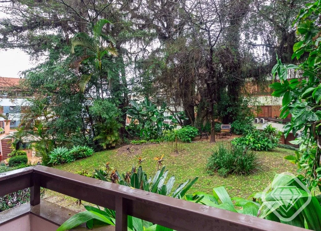 Imagem Apartamento térreo amplo, com pátio exclusivo e sacadão com churrasqueira em Ipanema, próximo à...