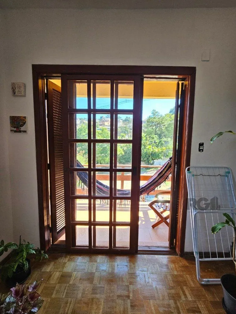 Imagem Casa para Venda - 248.56m², 5 dormitórios, 2 vagas - Teresópolis