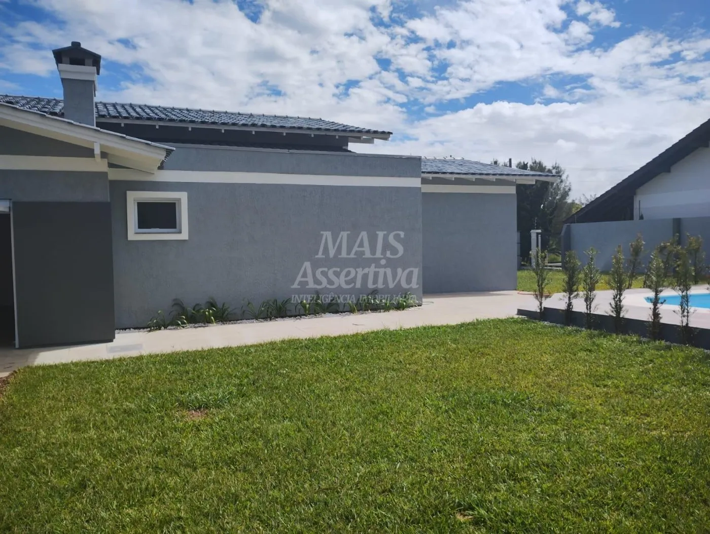 Imagem Excelente casa a venda em Tramandaí - 3 dormitórios, 2 vagas de garagem
