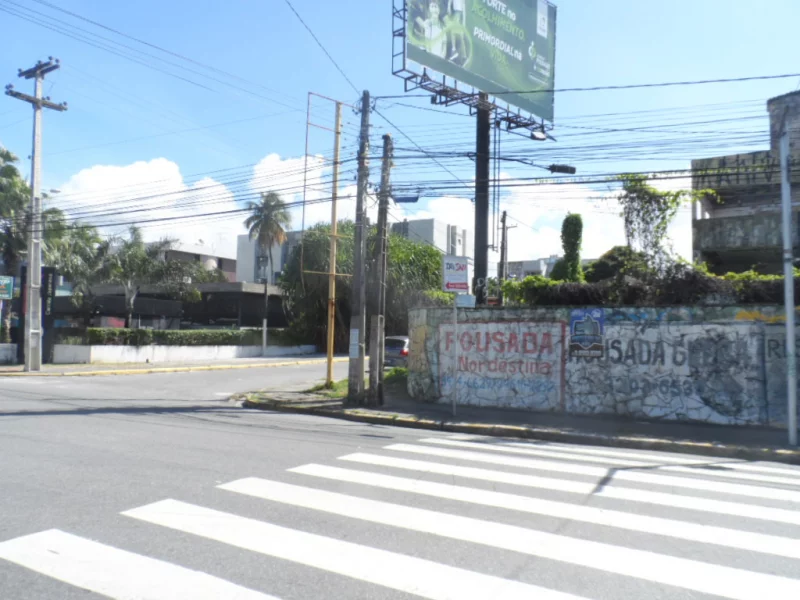 Imagem Terreno de esquina, à venda, Av. Ayrton Senna, em Piedade, Jaboatão dos Guararapes.