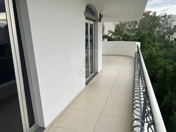 Imagem Imóvel de alto padrão no Quilombo: 4 quartos, 4 suítes, 2 salas, 5 banheiros, 3 vagas - Cuiabá-MT.