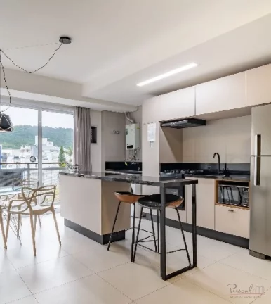 Imagem Oportunidade em Jurerê! Apartamento moderno a poucos metros da praia Este lindo apartamento à vend...