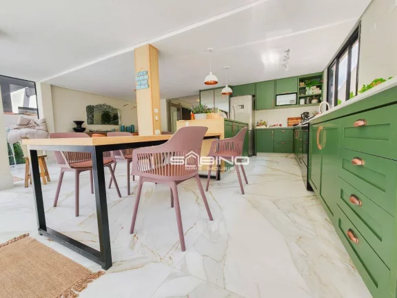 Imagem Belíssima casa à Venda com 3 Dormitórios 3 Suítes 350 m² de área útil - Riviera de São Lourenço - Bertioga SP