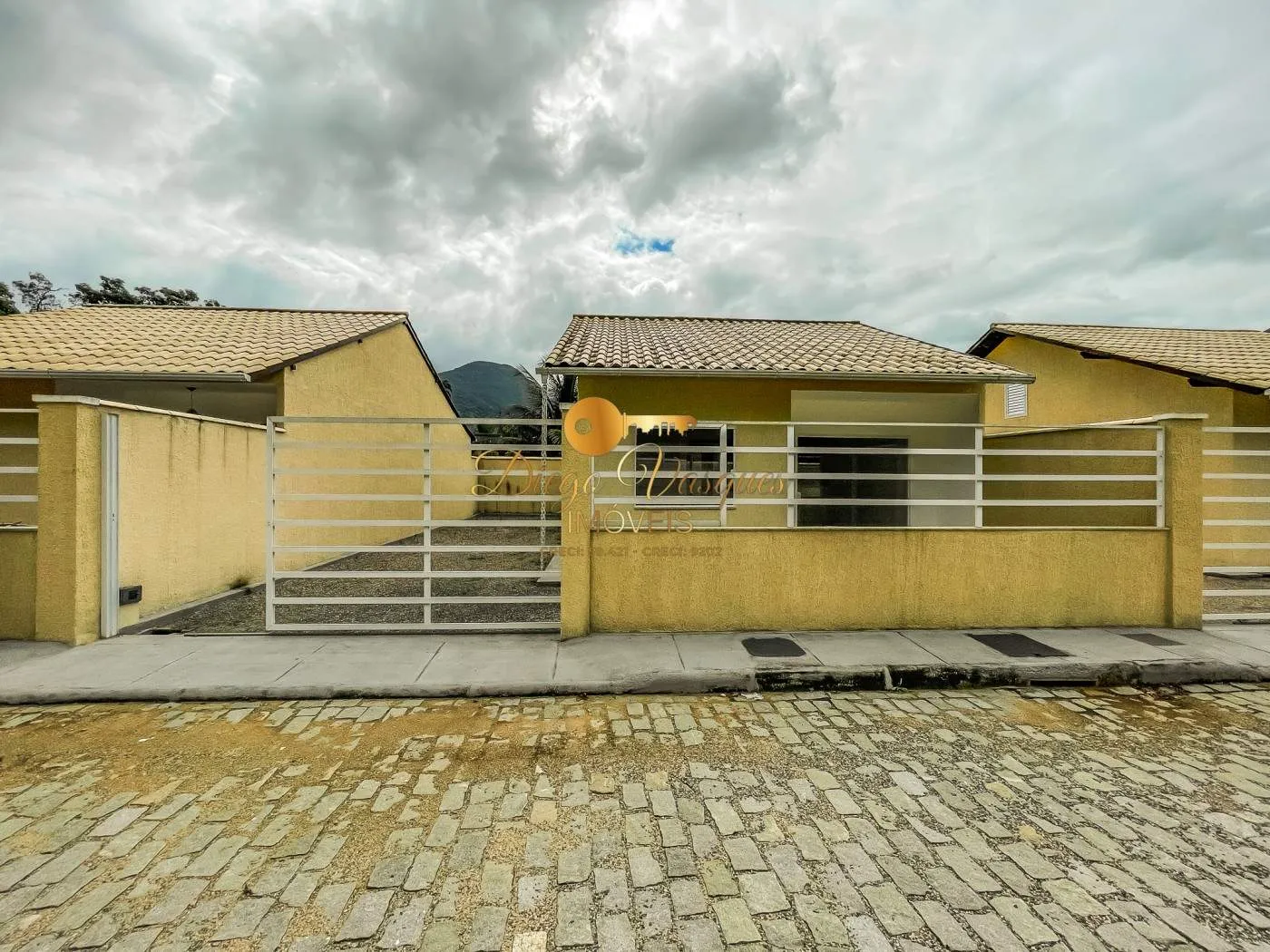 Imagem Casa em Condomínio para Venda em Guapimirim / RJ no bairro Cotia