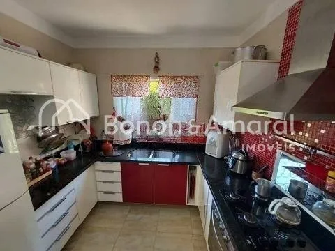 Imagem Casa em condomínio com 400m² e 3 quartos